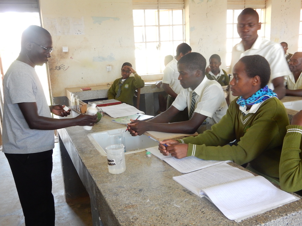 Ismail-MUTUMBA_Deaf-students-in-class